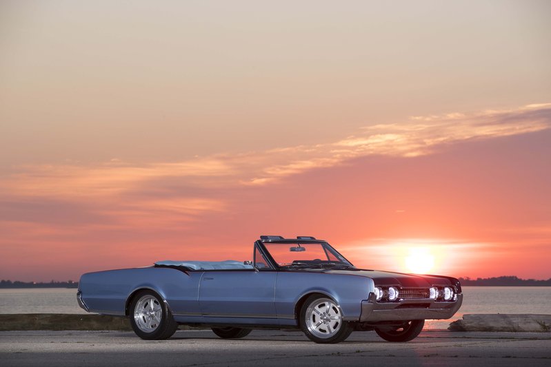 1967_oldsmobile_cutlass_422_cars_blue_5472x3648.jpg