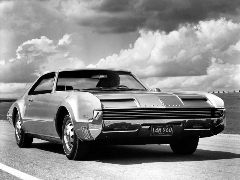1966_Oldsmobile_Toronado__9487__luxury_classic_fwd____fs_2048x1536.jpg (1.13 Mio) Consulté 2841 fois 1966_Oldsmobile_Toronado__9487__luxury_classic_fwd____fs_2048x1536.jpg