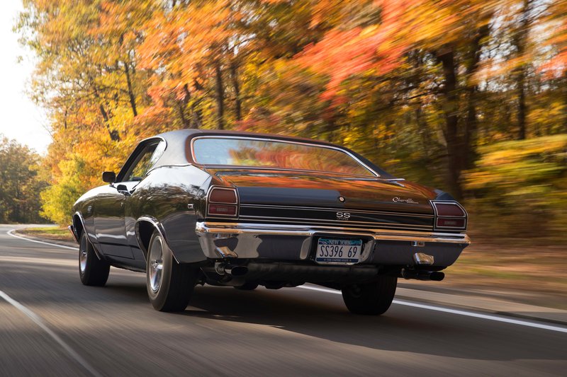 002-ewart-1969-chevrolet-chevelle-ss396-rear-three-quarter-driving.jpg (2.42 Mio) Consulté 3337 fois 002-ewart-1969-chevrolet-chevelle-ss396-rear-three-quarter-driving.jpg
