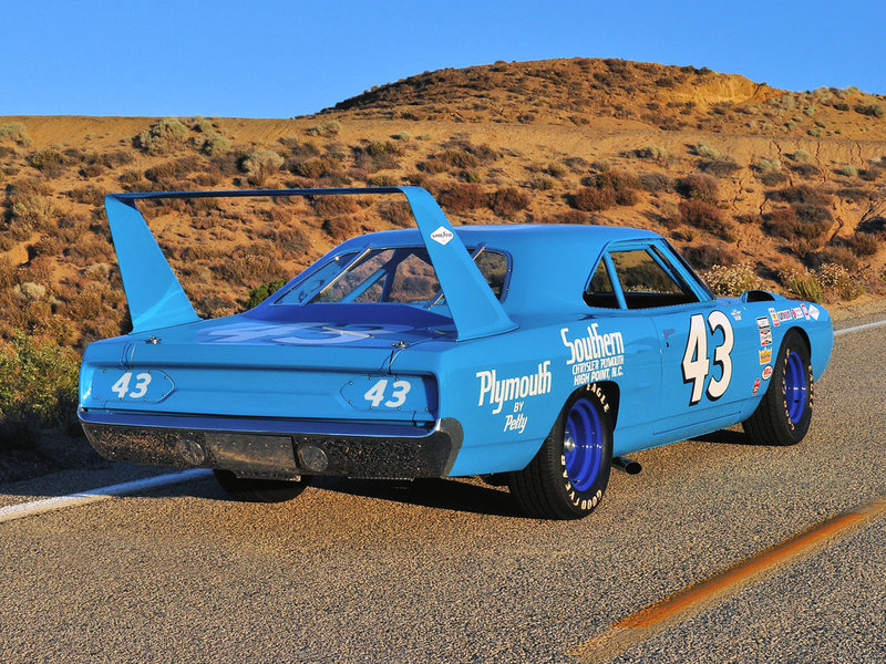 1970-Plymouth-Superbird-rear.jpg (319.71 Kio) Consulté 3144 fois 1970-Plymouth-Superbird-rear.jpg